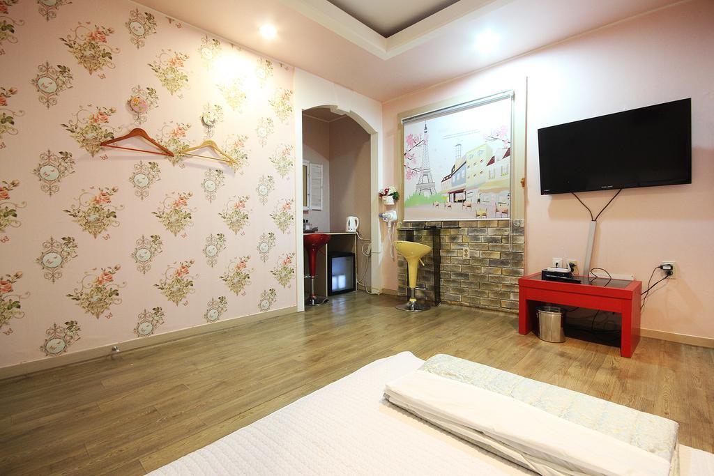 Hole In One Hotel Sacheon Exterior foto